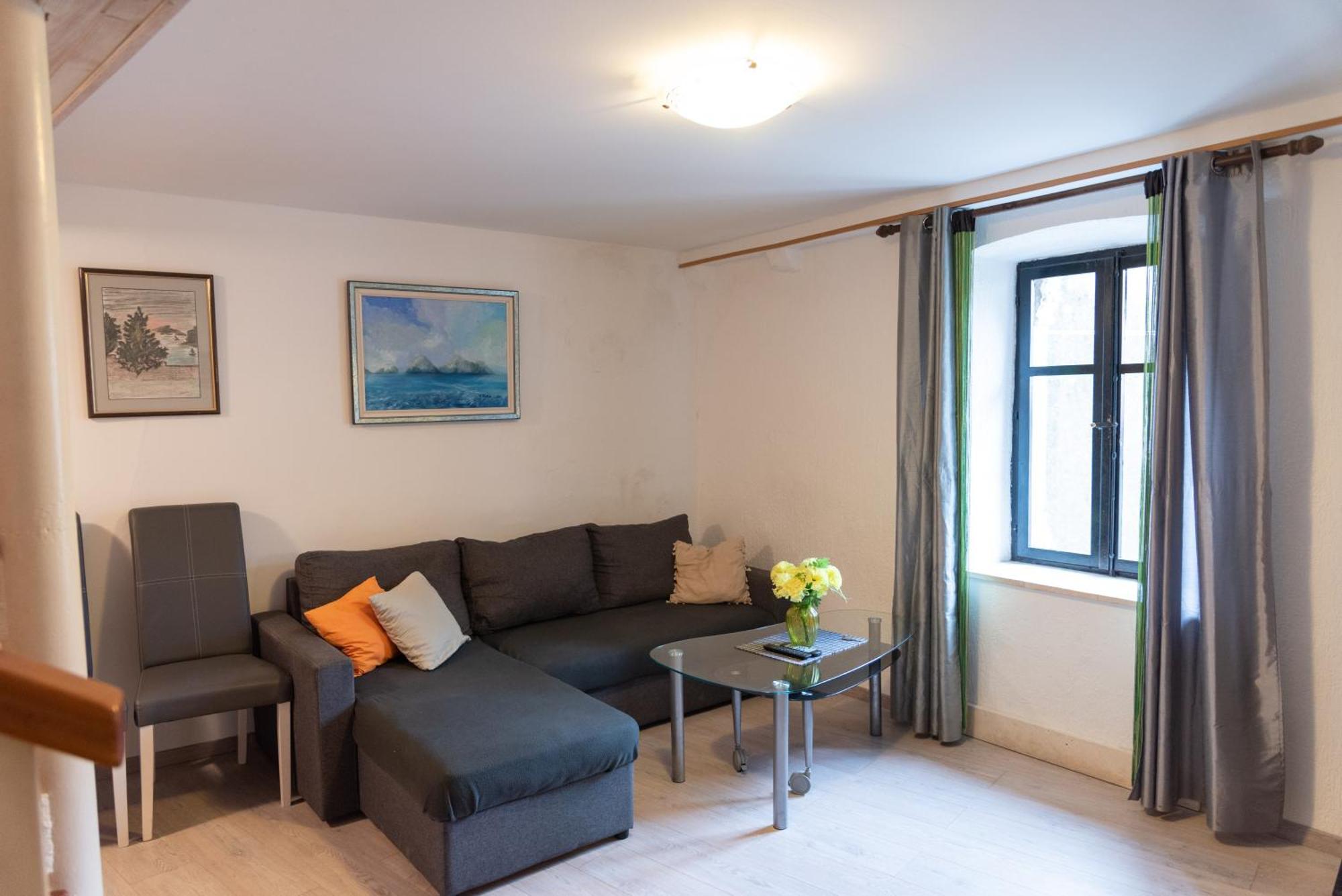 Apartment Located Duplex *